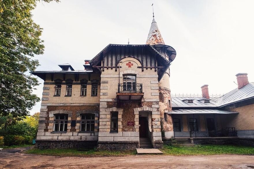 Здание больницы