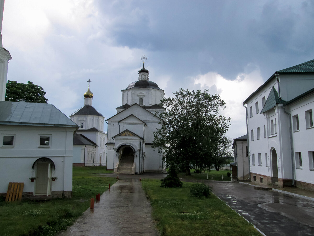 Рыльский свято николаевский мужской монастырь фото