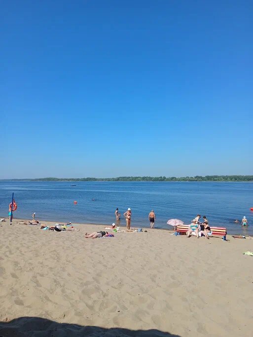 Пляж в 9 утра