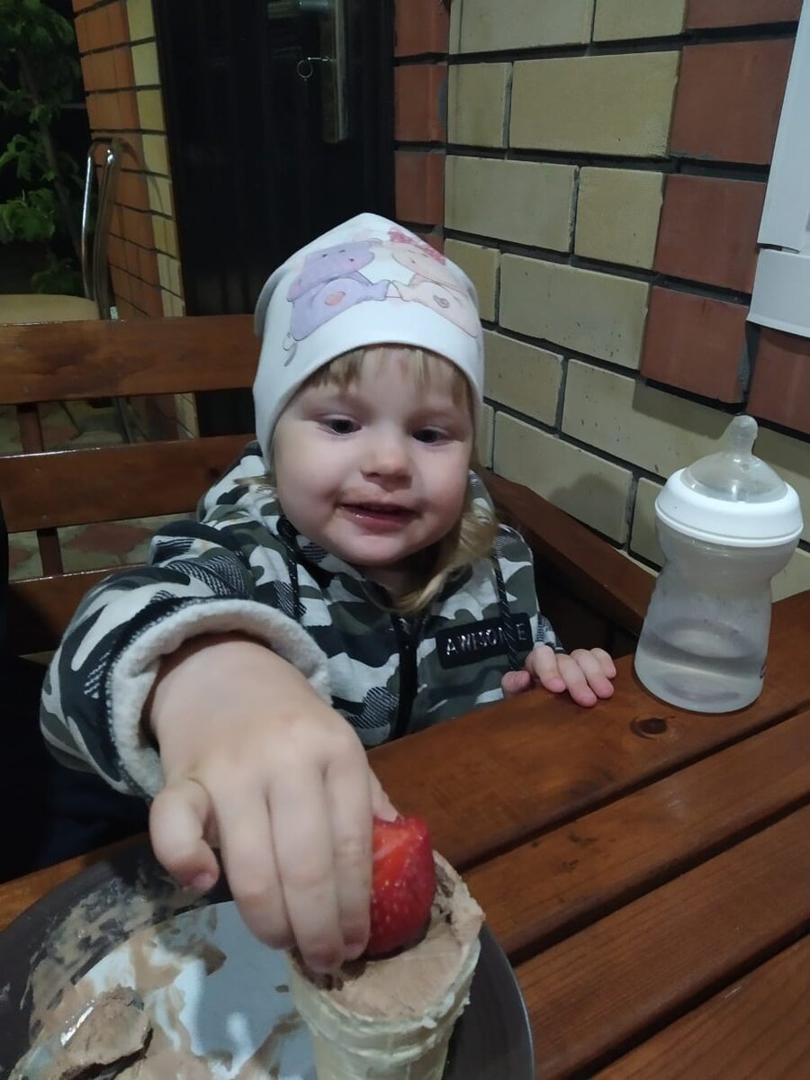 За столиком у номера