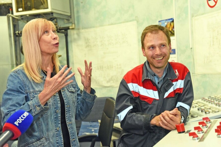     Фото: Пресс-служба СПб ГБУ «Мостотрест» Дарья Юнгерс (слева)