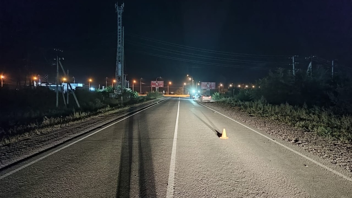     В Усть-Абаканском районе насмерть сбили 46-летнего мужчину — он сидел на проезжей части спиной к машинам.