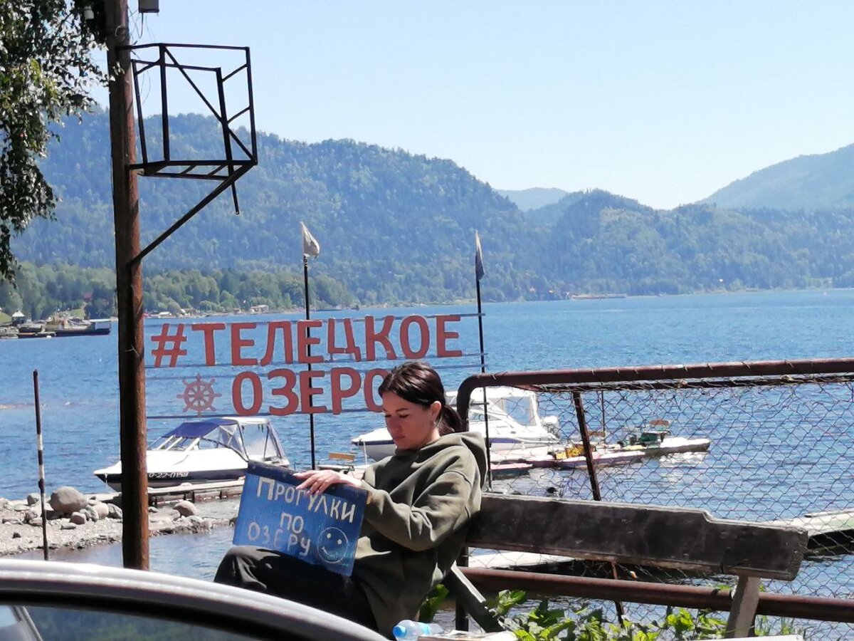 Туристические точки располагаются прямо на обочине.