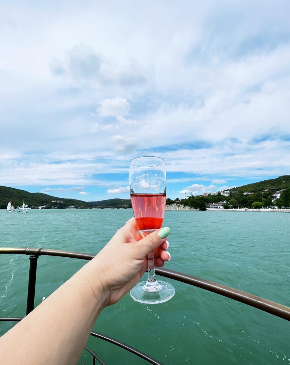 вид с пароходика на берег