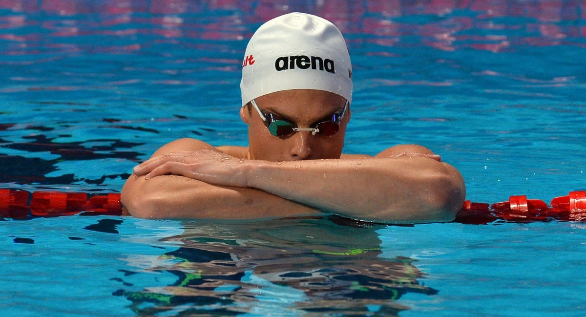 Плавание спорт тренеры. Спортсмены по плаванию. Пловец пловчиха. Психологическая подготовка пловцов. Профессиональные пловцы.