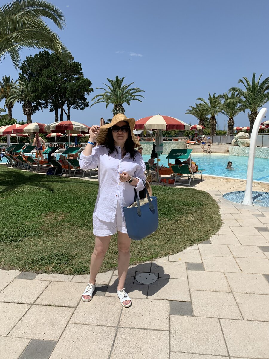 Бассейн в отеле 