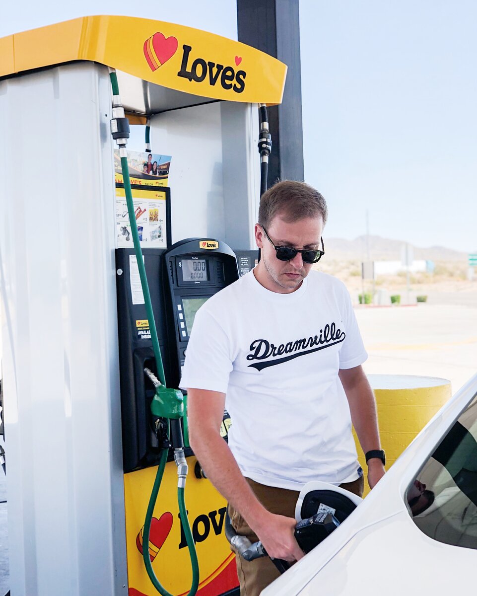 Вадим готовится к долгому путешествию