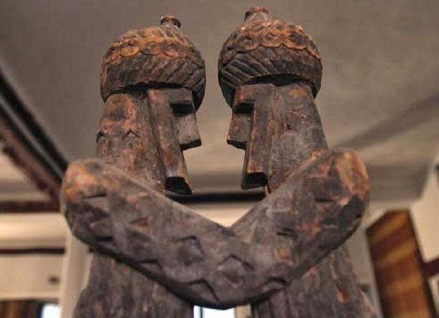 Резные статуэтки нуристанцев в кабульском музее. knownuristan.blogspot.com