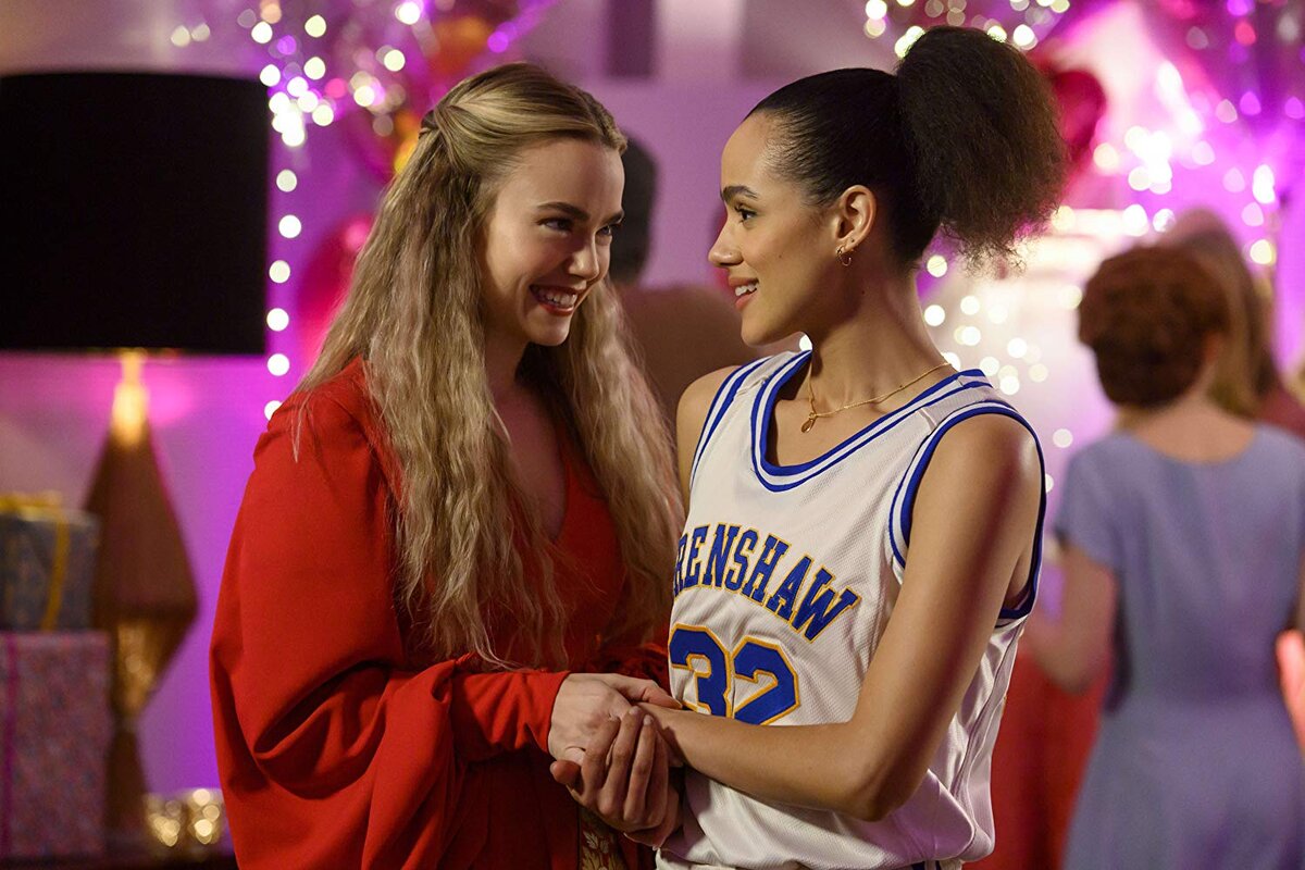 кадр из сериала "Четыре свадьбы и одни похороны" (2019 - ...)