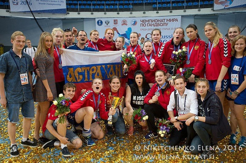 Сборная России завоевала серебряные медали на девичьем чемпионате мира в Москве