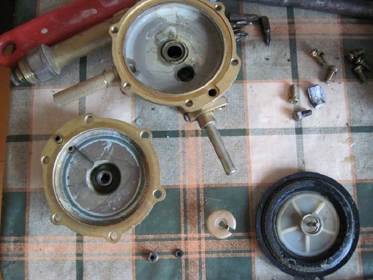 Водяной блок в разобранном виде 