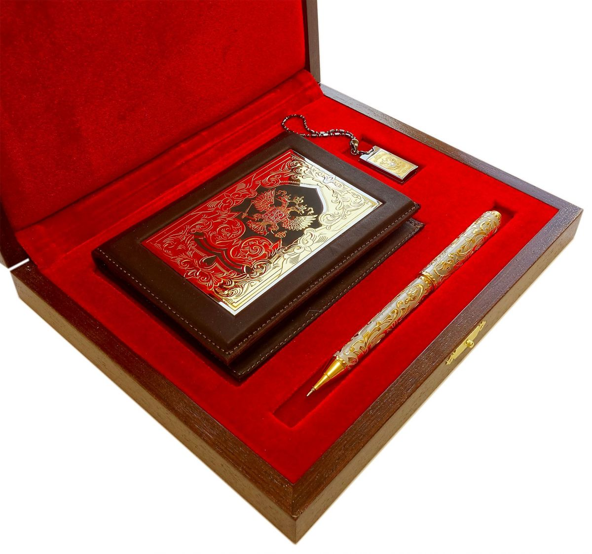 На фото набор "Авто+паспорт, флешка из интернет-магазина RoyalGrand.ru