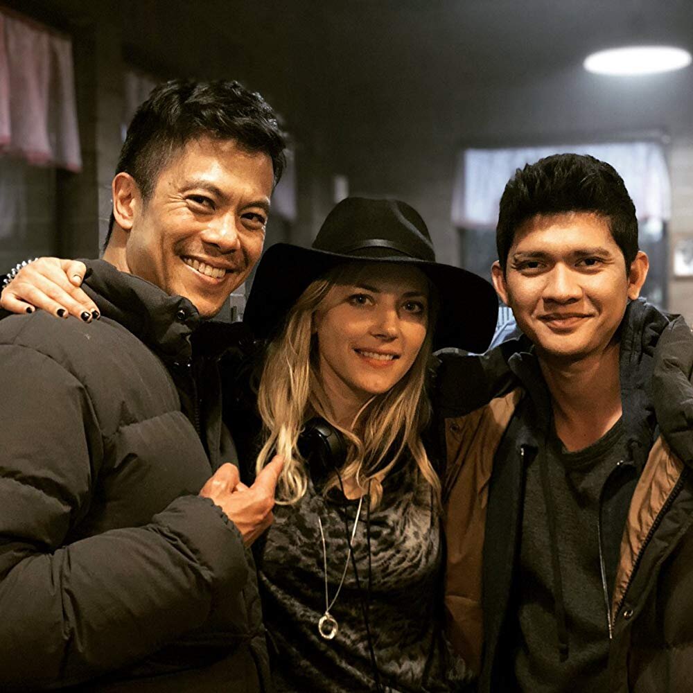 Байрон Манн, Кэтрин Уинник и Ико Увайс - все довольны, что Катя побывала в кресле режиссёра