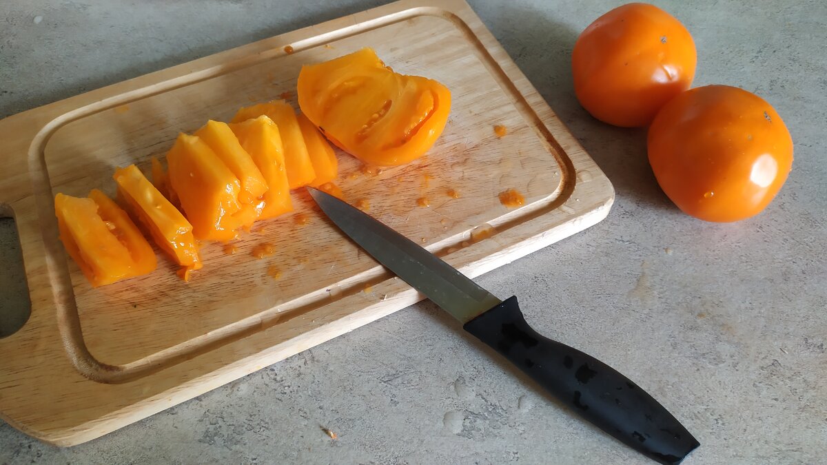 Помидор сорта Хурма