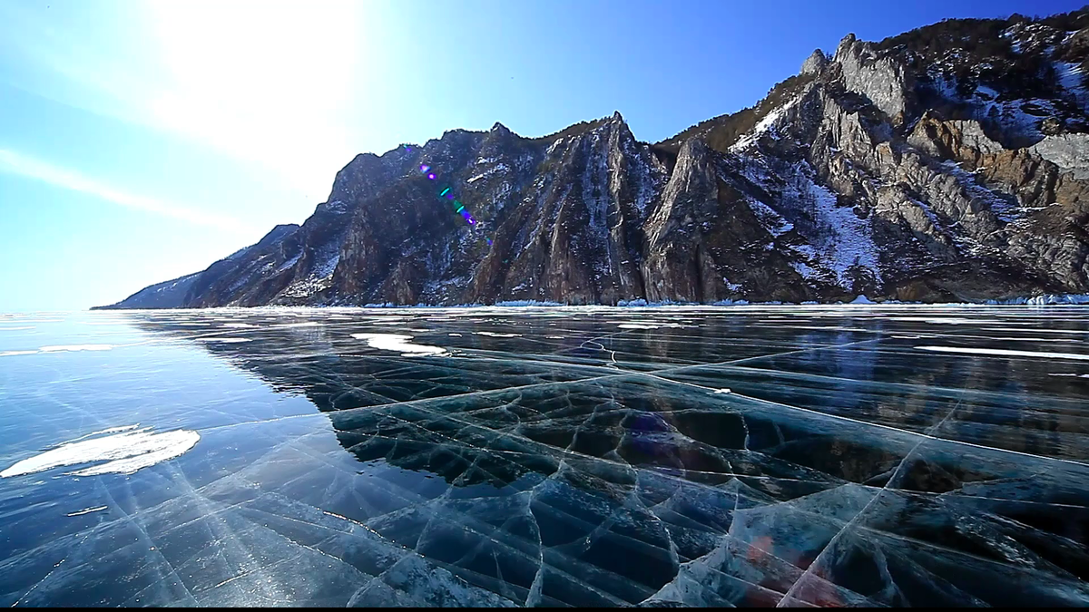 Замерзший Байкал / Фото с сайта https://finobzor.ru