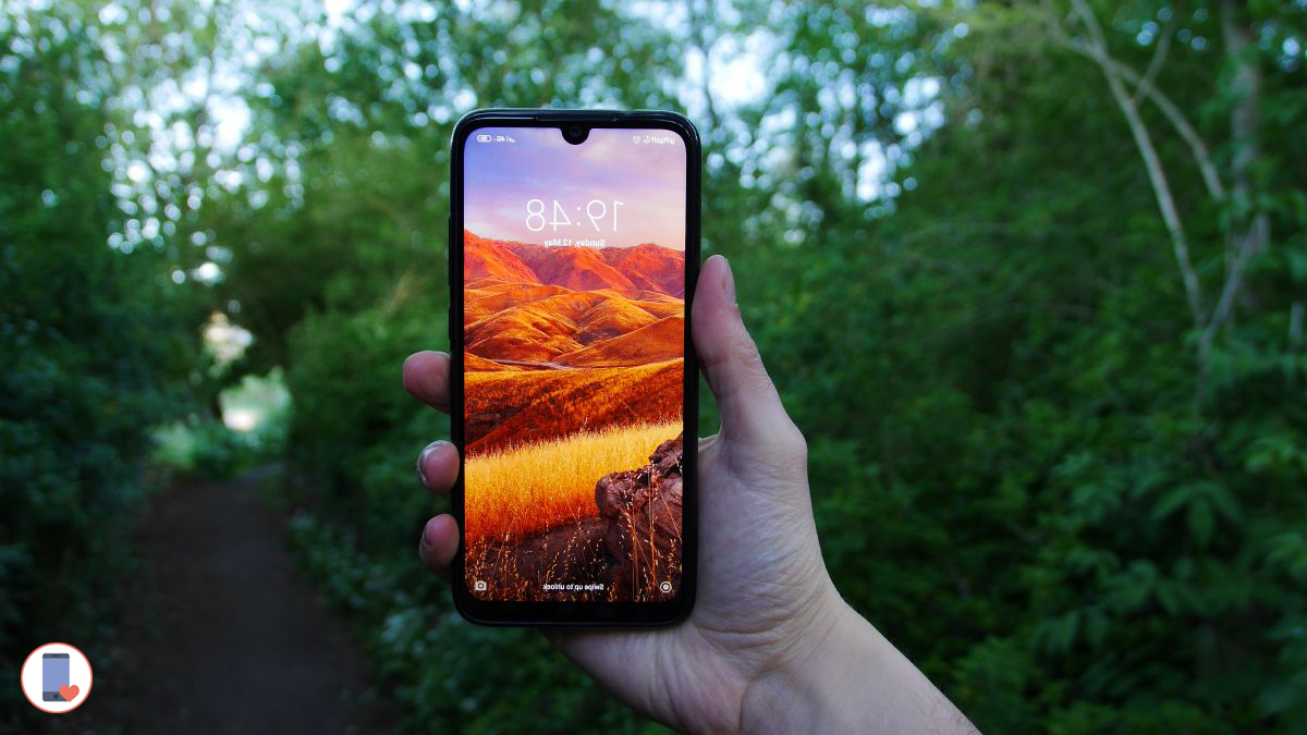 Xiaomi Redmi Note 7 стоит 10690 р. Найдите внешние отличия от флагманов.