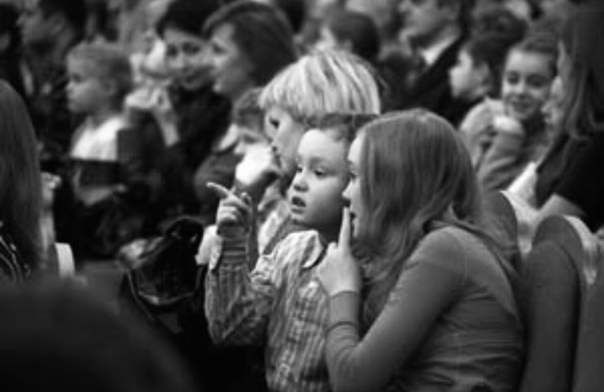 «Бедные детки» Екатеринбургский Тюз показал детям слишком откровенного «Ревизора»