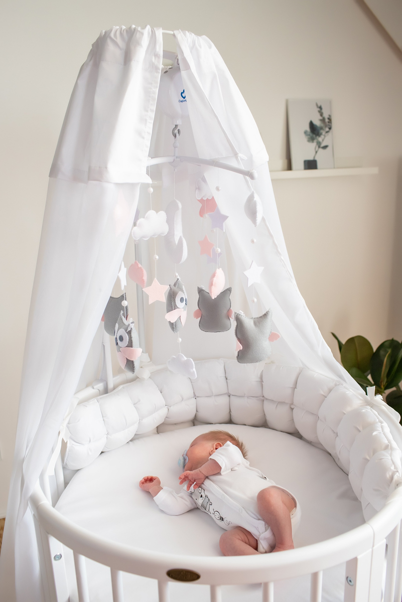   Первая трансформация кроватки 8в1