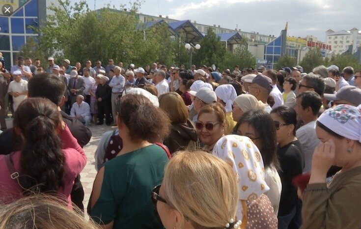 4 сентября 2019 года жители Актау вышли на площадь «Ынтымак» выразить свое недовольство по поводу информации о строительстве 55 китайских предприятий в Казахстане. 