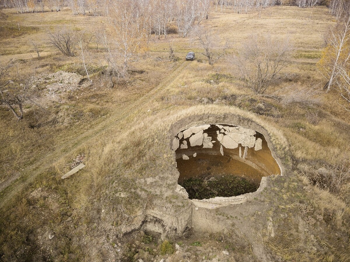 Исследовали заброшенный комплекс, состоящий из двух подземных резервуаров