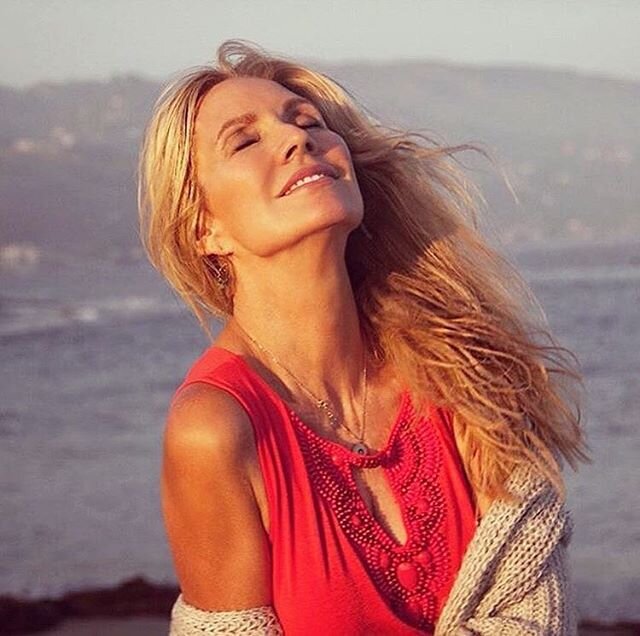 Красивая зрелая женщина