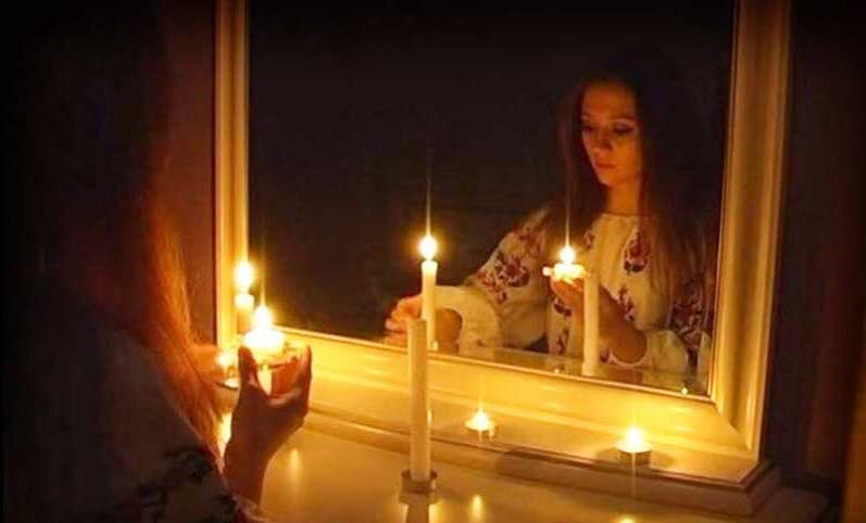 Работающий заговор на похудение у зеркала со свечой.