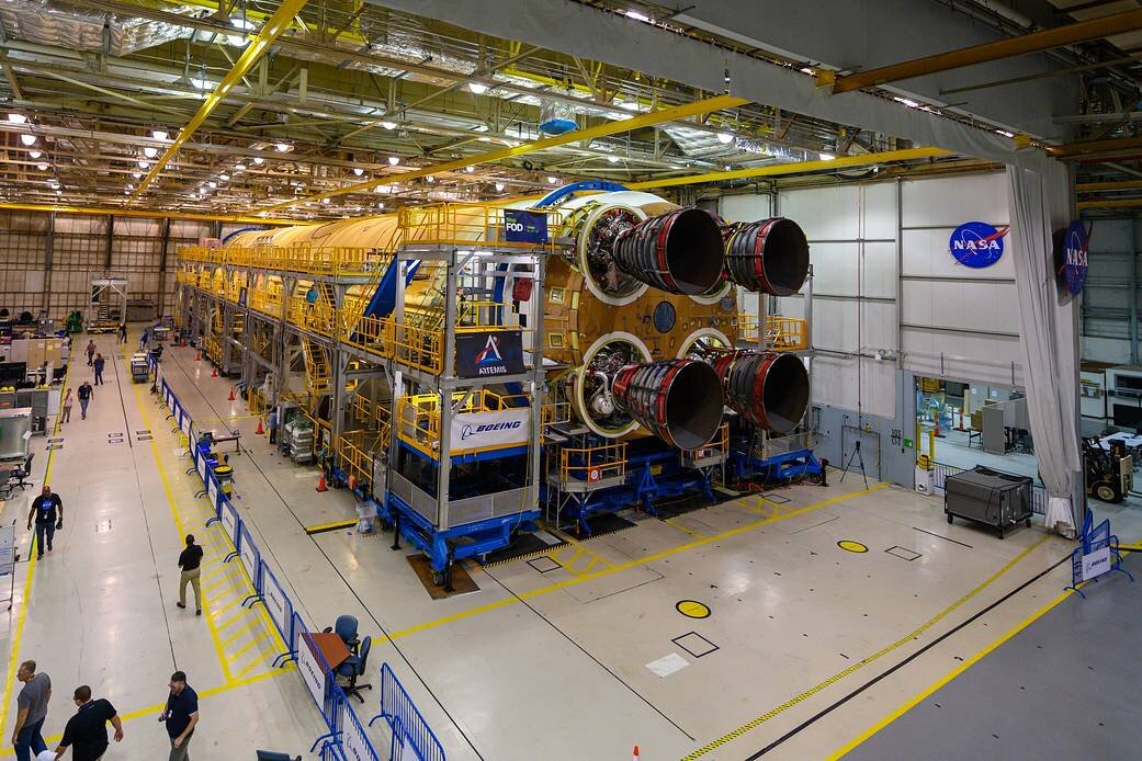 Space Launch System с установленными двигателями RS-25 (источник: NASA)