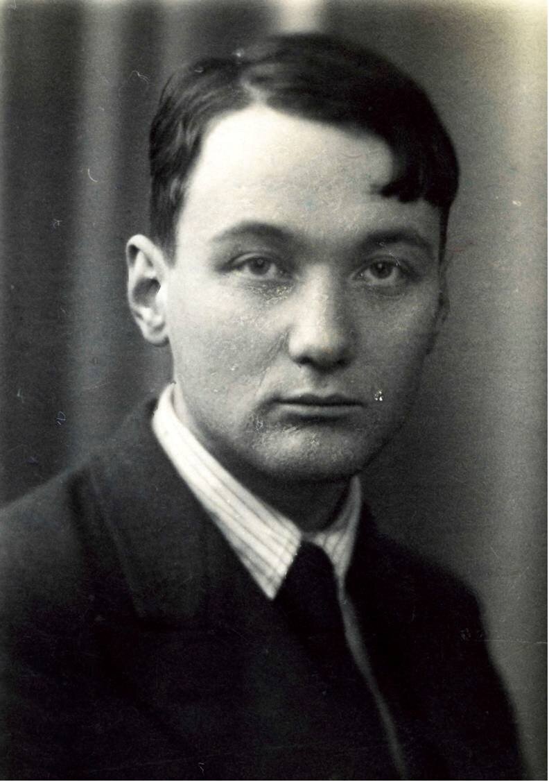 2. Лев Николаевич Гумилёв в 1934 году