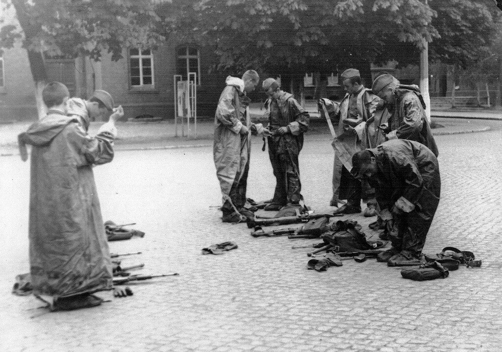 Команда - "Газы!"