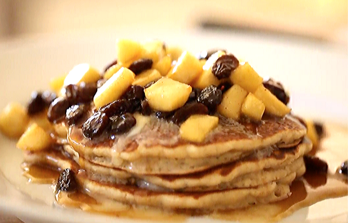 яблочные блины на сидре с яблочным соусом