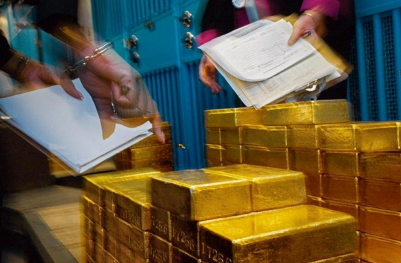 Чудное место на земле, где мужья и жены вместе добывают золото, чтобы пополнить семейный бюджет: 