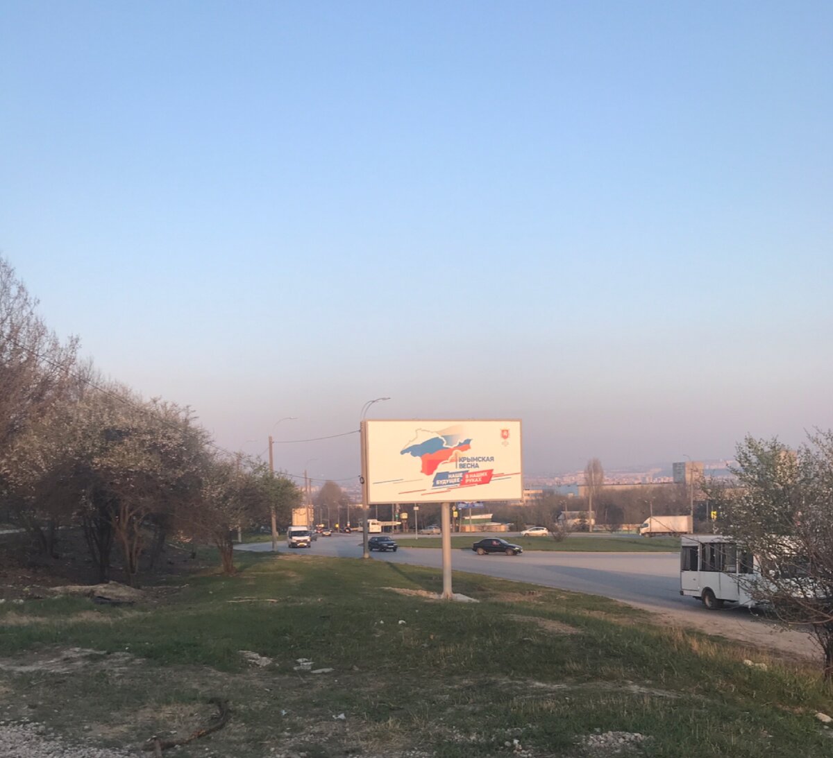 Утром в Симферополе достаточно автомобилей 