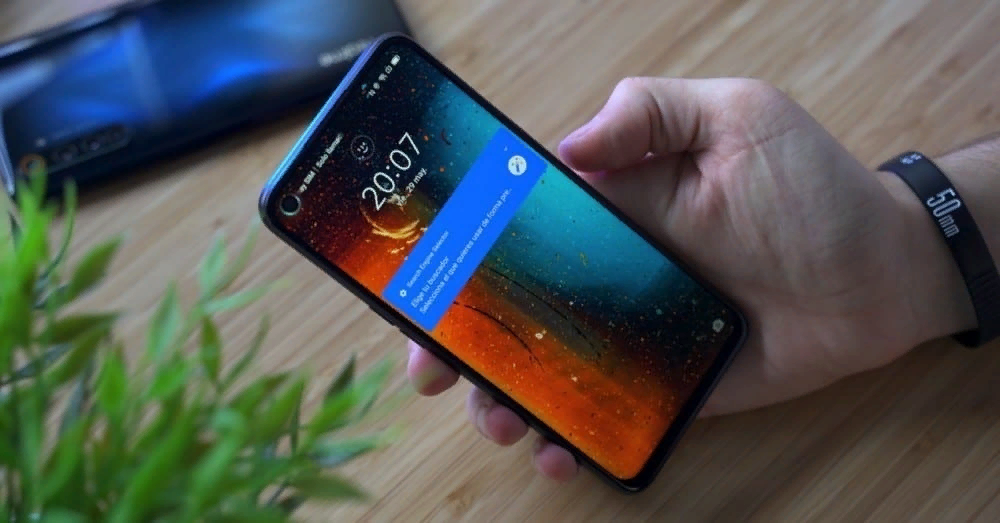 Топовый Realme, который выбивает Xiaomi из колеи лучших бюджетников: 90ГЦ дисплей, 6/128ГБ и NFC0
