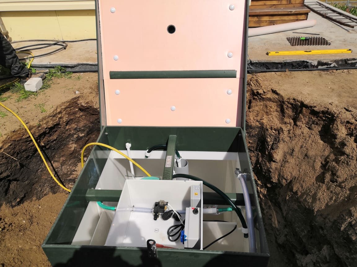 Магнитный клапан и один компрессор на два режима.