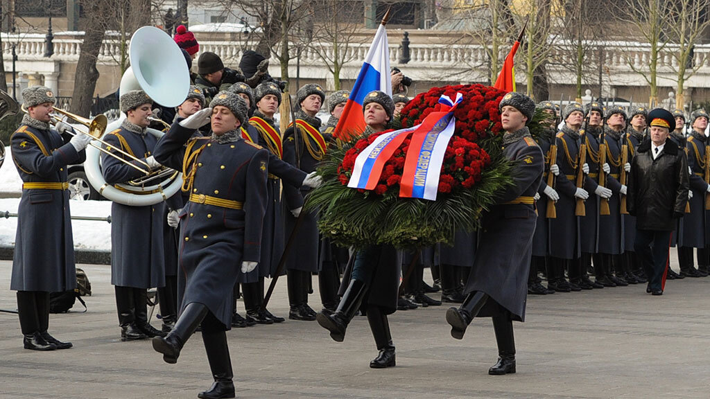 Провести праздник 23 февраля. Празднование дня защитника Отечества в России. 23 Февраля Россия. С праздником днем защитника Отечества. Празднование 23 февраля в России.