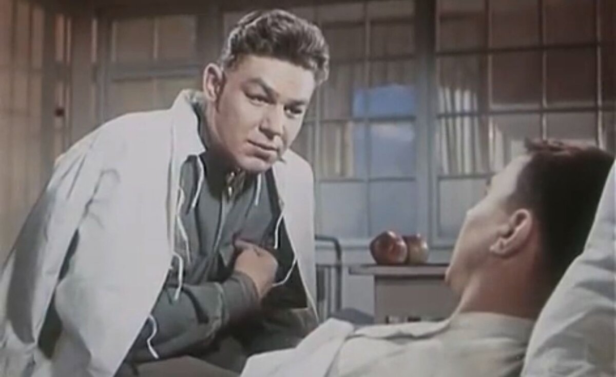 Станислав Чекан. Кадр из кинофильма "Застава в горах", 1953 г., режиссер Константин Юдин, сценаристы Николай Эрдман, Михаил Вольпин, композитор Антонио Спадавеккиа (скриншот)