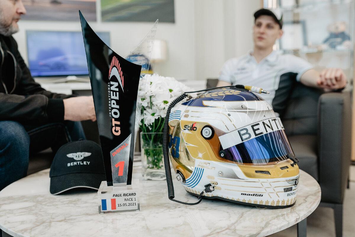 Иван Пеклин рассказывает о победе в первой же гонке чемпионата GT Open. Фото: Bentley Kyiv