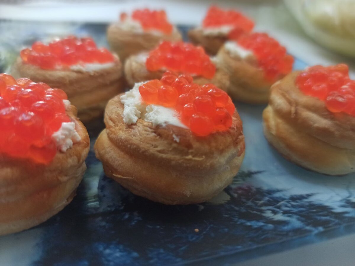 Волованы с красной икрой