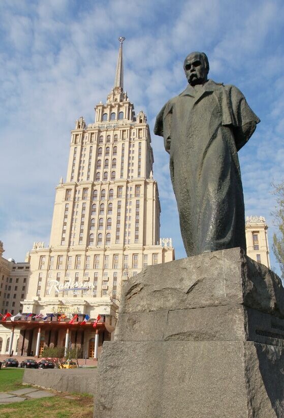 Памятник шевченко в москве фото