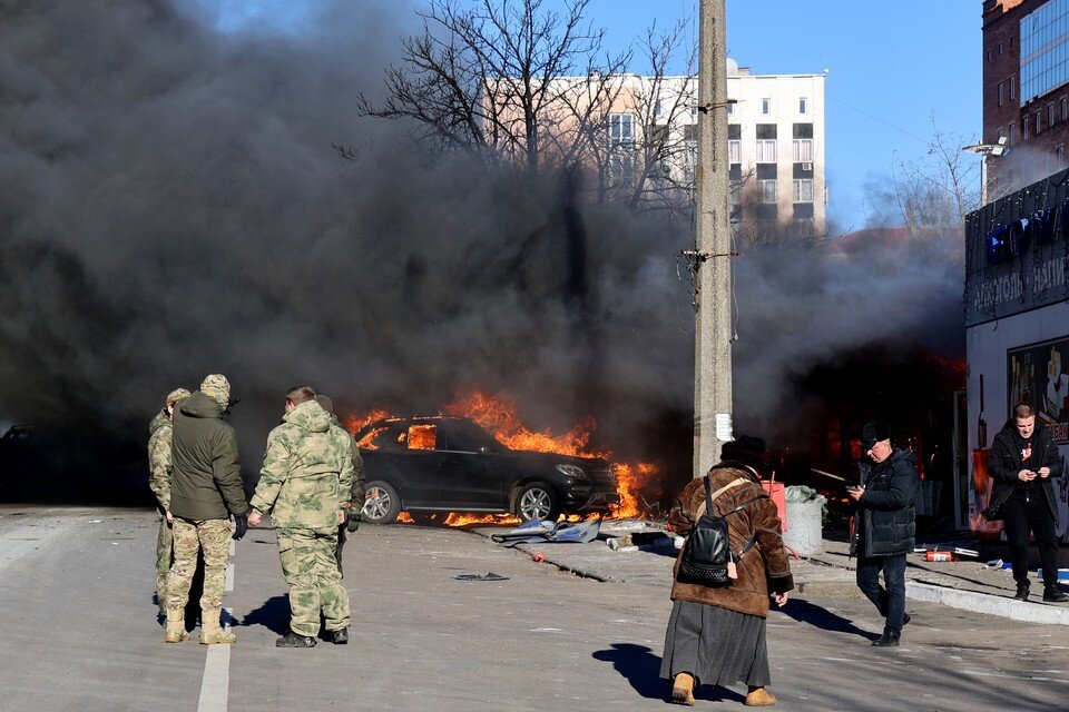     Украинские войска выпустили 14 ракет "Град" по "Крытому рынку" в Донецке. Фото: Валентин Спринчак/ТАСС