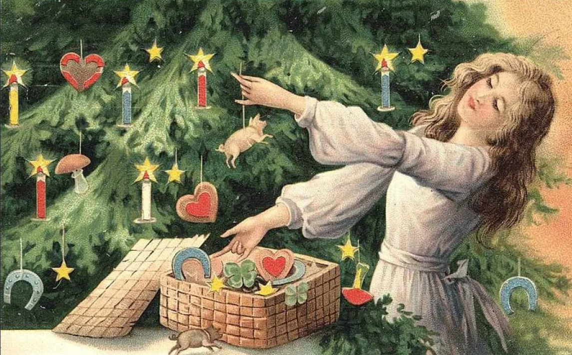 Свечи можно сделать и бумажные. А грибочки - отличный символ сытости и защиты ("спрятаться под шляпкой"). Другие символы защиты - зонтик, зеркало, ну и щит, шлем. А вот подкова здесь висит неправильно. Ее нужно размещать рожками вверх.