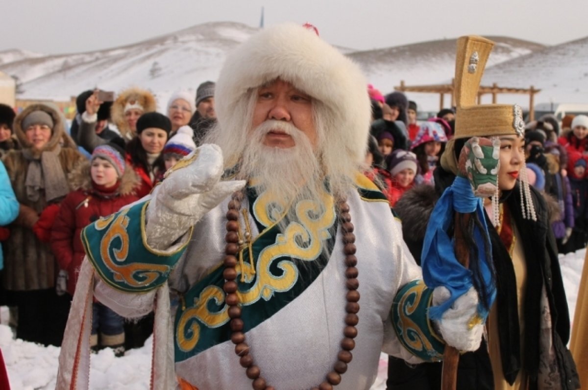 Новый год республика бурятия. Увлин Увгун в Монголии. Дед Мороз в Монголии Увлин Увгун. Саган Убгэн. Бурятский праздник Сагаалган.