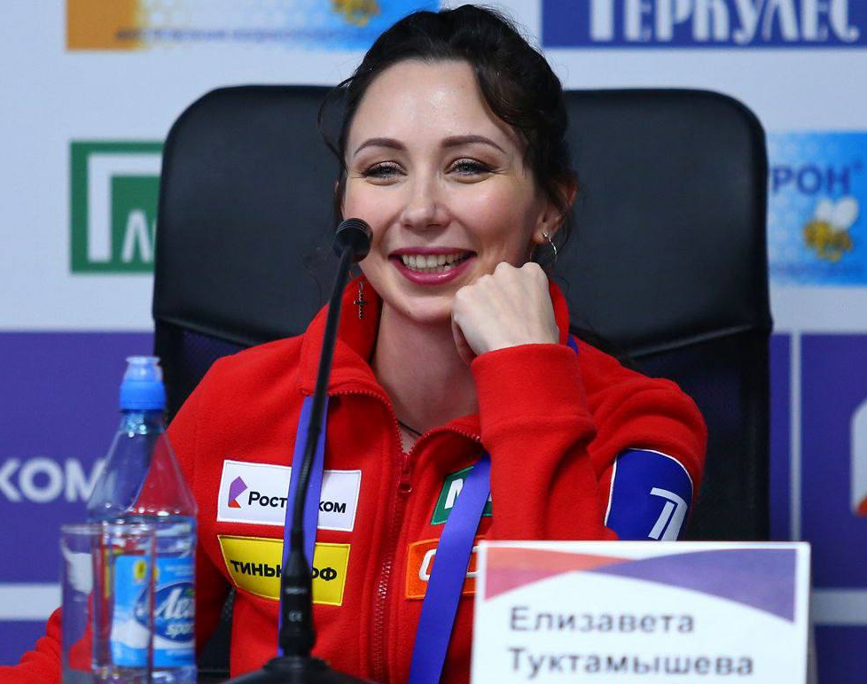 Российские болельщицы с иностранцами