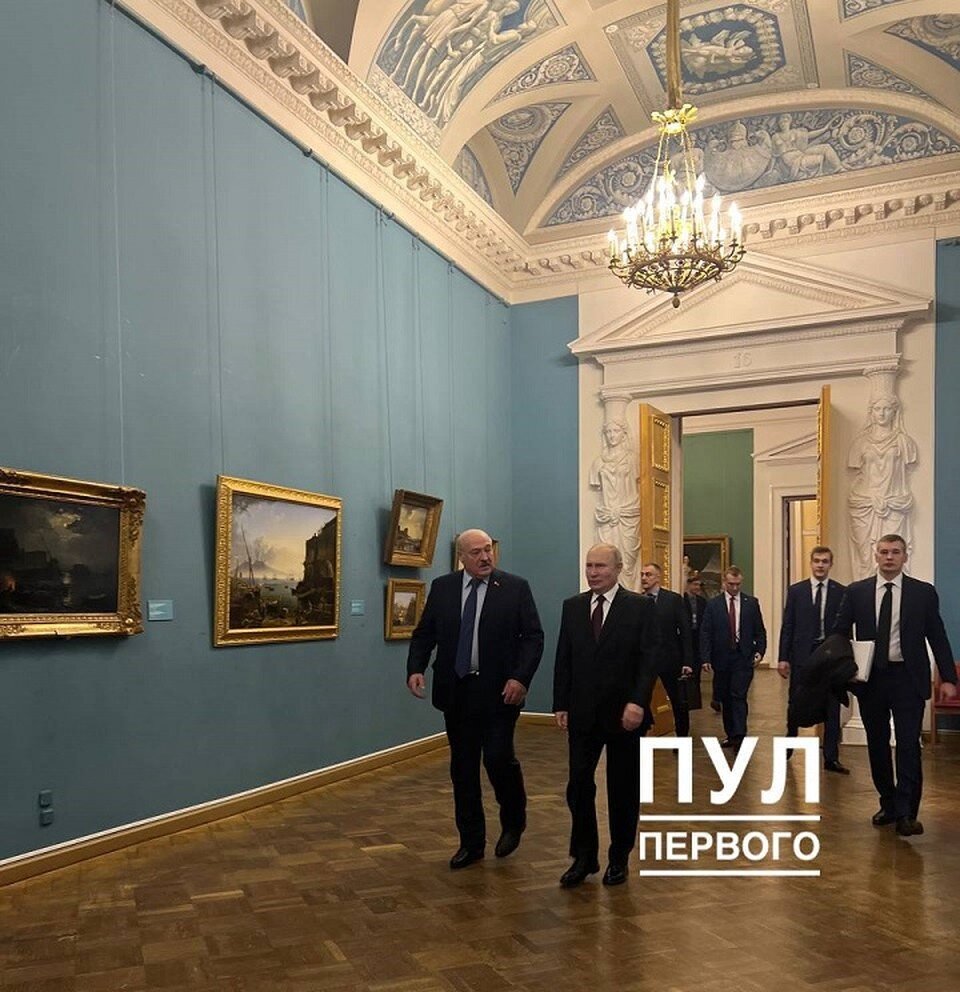     Лукашенко и Путин на неформальной встрече. Фото: телеграм-канал «Пул Первого»