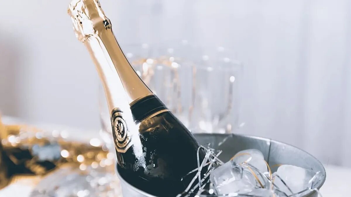 Алкоголь продадут не везде. Фото: www.piqsels.com