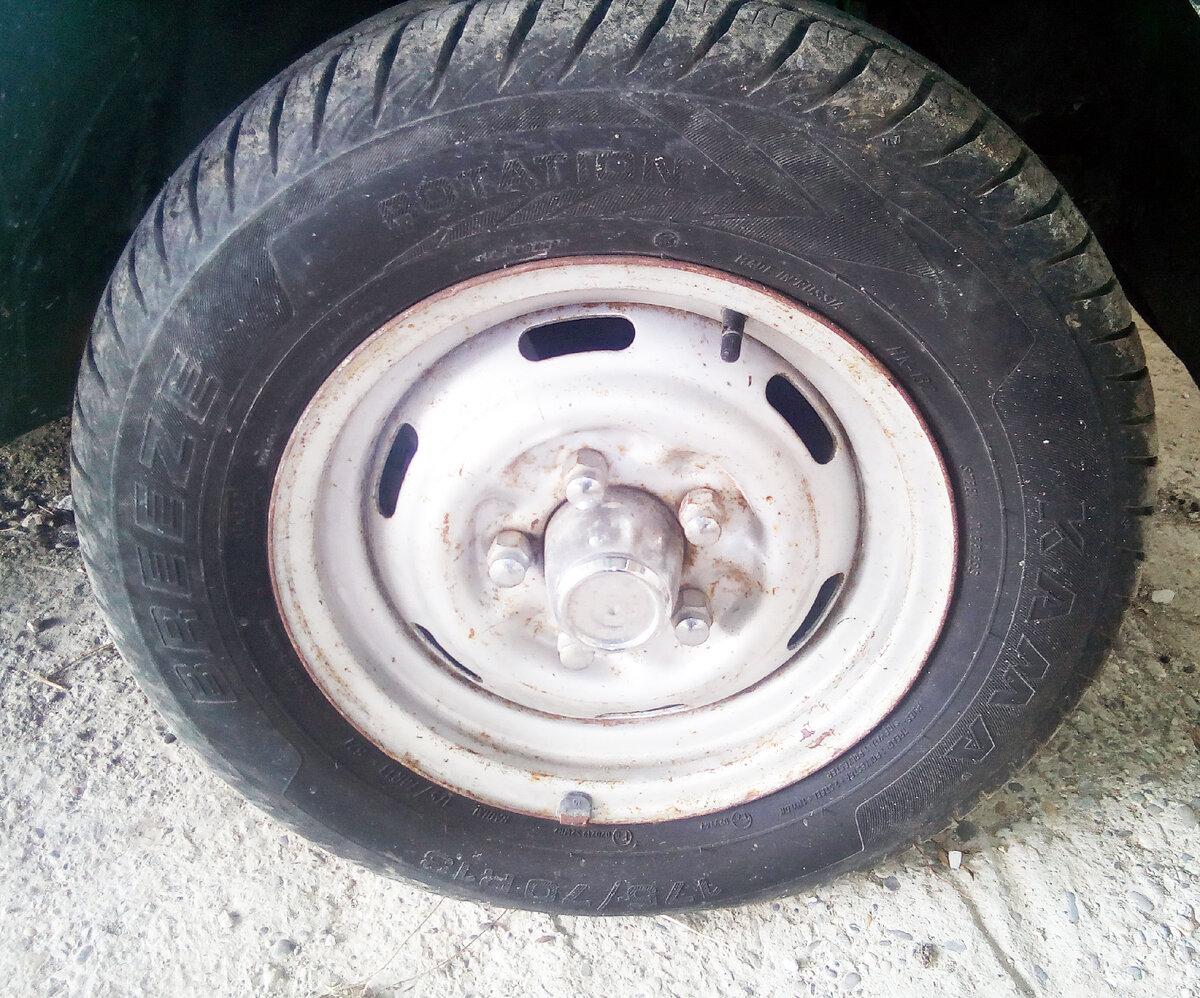 Резина летняя 175/70 R13 82T КАМА BREEZE, возможно лучшее бюджетное решение для Москвича.