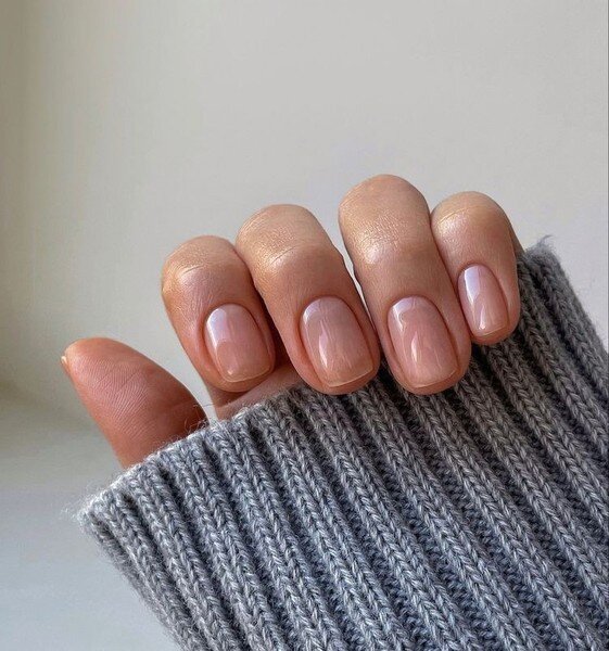 Зеркальный маникюр