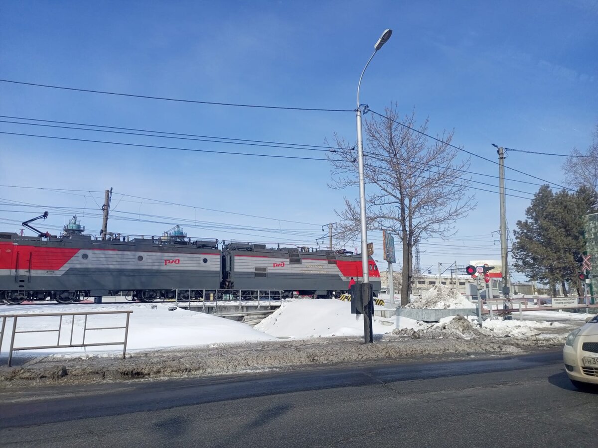 Электровоз 2ЭС5К бежит по перегону Локомотивное депо Хабаровск-2 -  пл.Юбилейная | Алексей Салтыков (БукалаVка Z) | Дзен