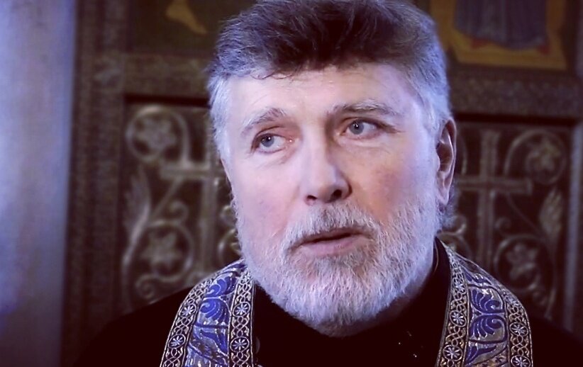 Валентин Уляхин — протоиерей, клирик храма святителя Николая в Кузнецах, доктор экономических наук, доцент, преподаватель кафедры Священного Писания Ветхого и Нового Завета ПСТГУ.