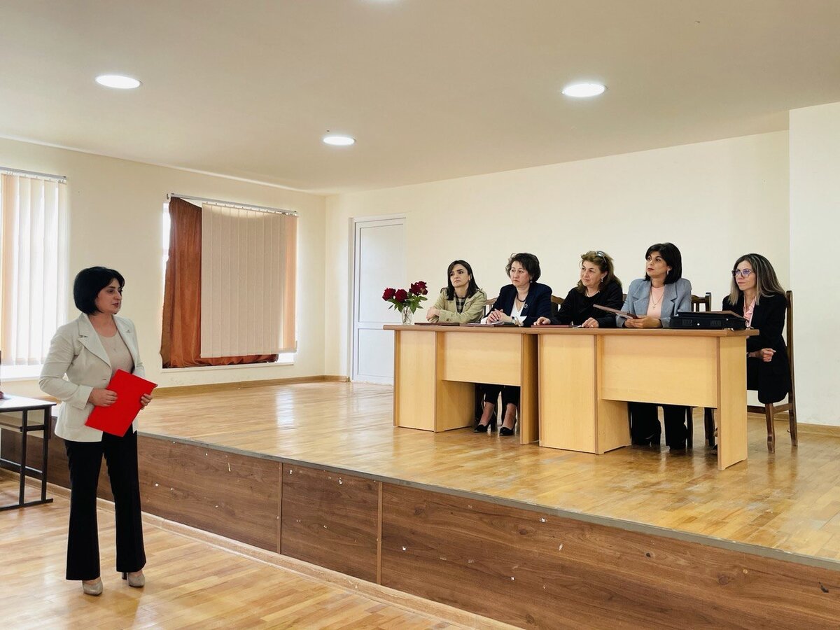 В Нагорном Карабахе состоялась методическая конференция учителей русского языка. Фоторяд